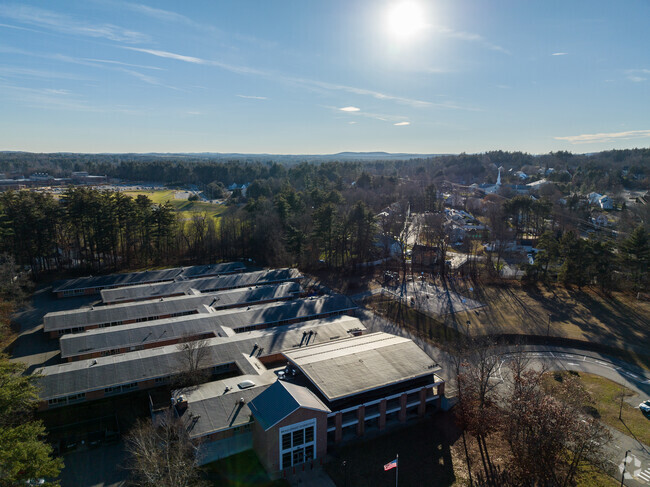 Broad Street Elementary School in Nashua, NH serves grades K-5.