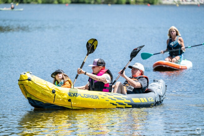 For water recreation, Homestead residents can head to popular Evergreen Lake during the summer for paddle boarding and kayaking.