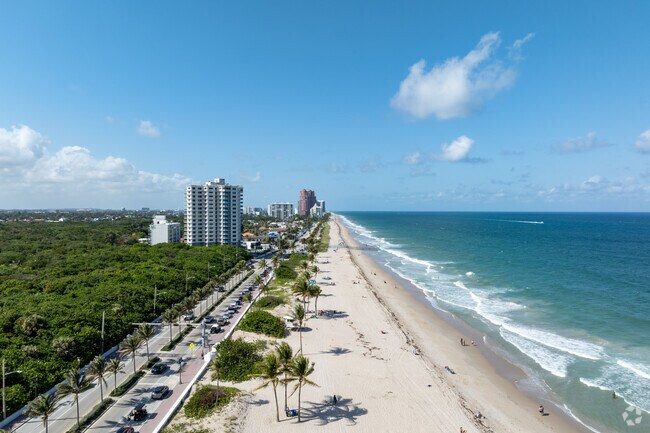 Coral Ridge has easy access to a1a which runs alongside the beach.