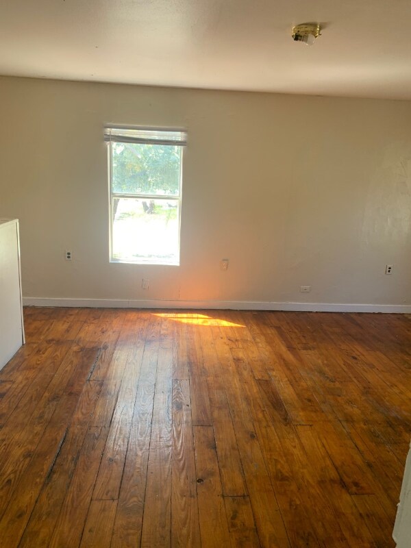 1021 N 27th St, Waco, TX 76707 - photo 6