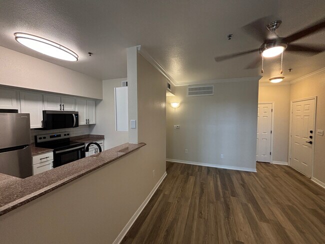 250 S Stagecoach Trail unit b1, San Marcos, TX 78666 - photo 5