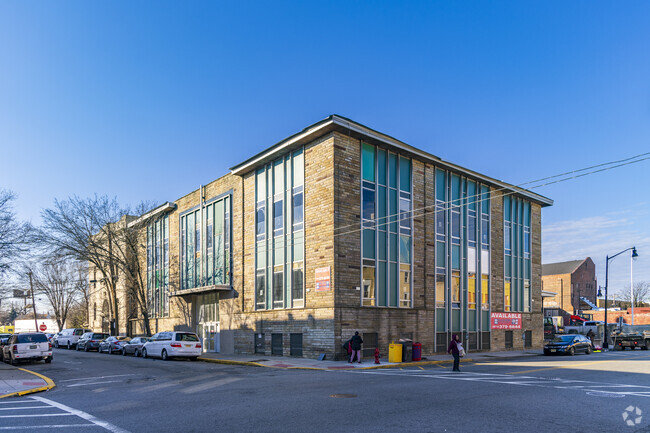 1According to niche.com, George Washington 2 School has received a B rating.