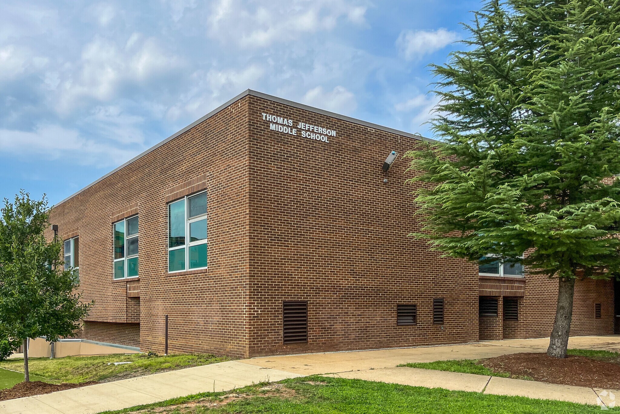 Thomas Jefferson Middle School in Foxcroft Heights fosters strong teacher, student bonds.