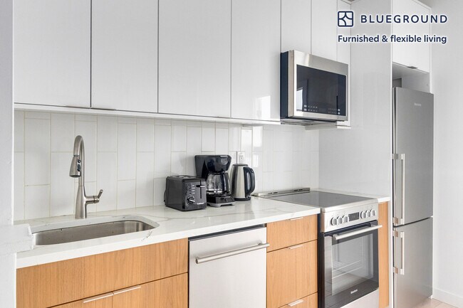 501 1/2 E 83rd St unit FL3-ID1998, New York, NY 10028 - photo 3