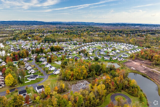 Minoa, NY has a population of 3,657 residents.