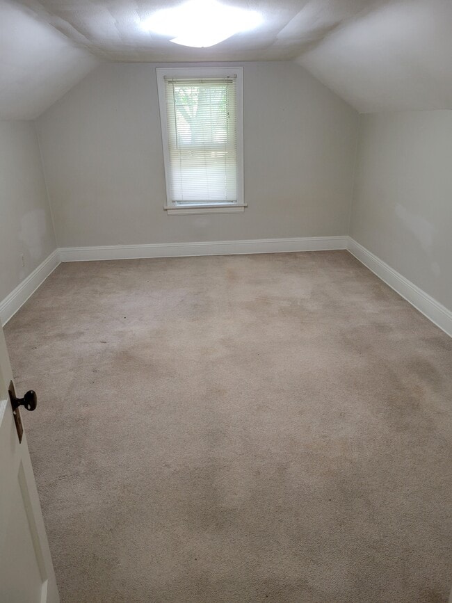 1448 Massillon Rd unit . A, Akron, OH 44306 - photo 7