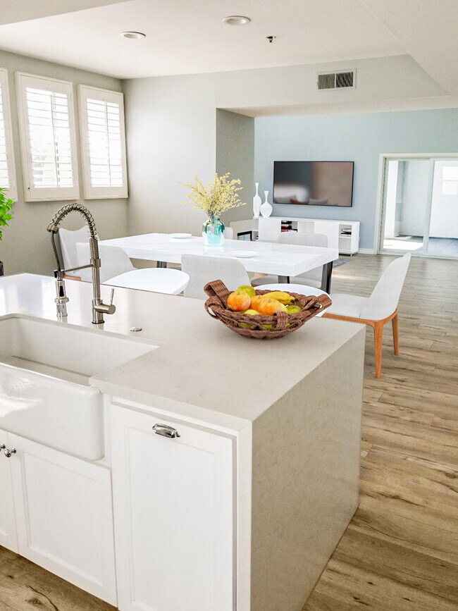 1031 N Crescent Heights Blvd, West Hollywood, CA 90046