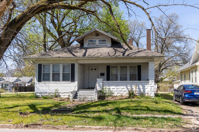 Homes in Glenwood have an average value of $95,566.