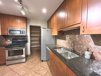 733 Plum Tree Ct, Wheeling, IL 60090