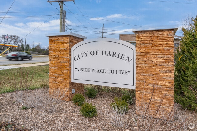 As of 2021, Darien has a population of 21,751.