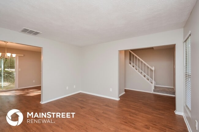 4599 Garden Hills Dr, Stone Mountain, GA 30083 - photo 5