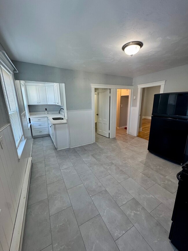 31 Falmouth St, Worcester, MA 01607