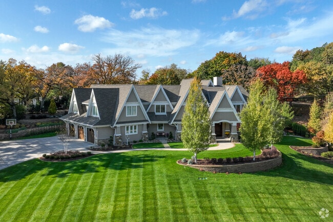 You can also find larger estates in Prospect Knolls.