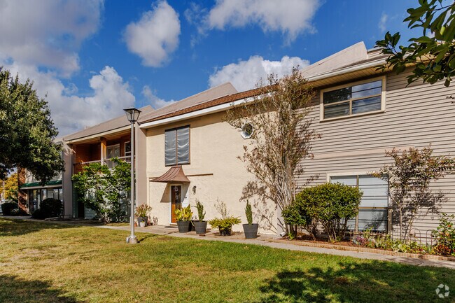 Townhomes in Neyland Park each have their own character.
