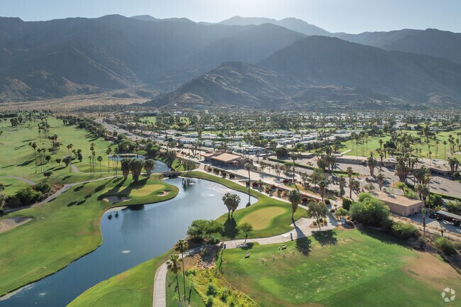 Residents of Tahquitz River Estates can golf at the nearby Indian Canyons Golf Resort.