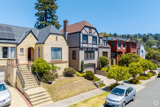 Thousand Oaks' housing comes in a plethora of architectural styles.