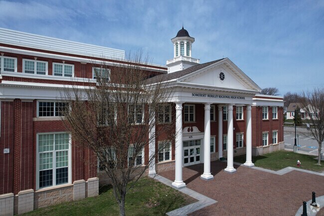 The Somerset - Berkley Regional High School in Somerset, Massachusetts is a multi-town school and has a B rating from Niche.
