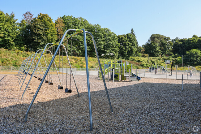 Elementary School is a public school located in Lewiston, ME.