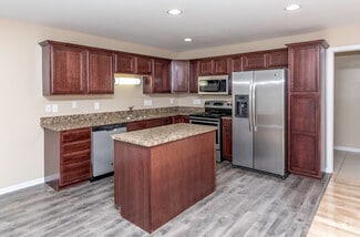 6919-6973 Venus Dr, Troy, MI 48085