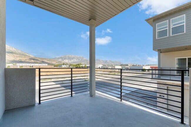 572 N Buffalo Grass Ln, Lindon, UT 84042 - photo 4