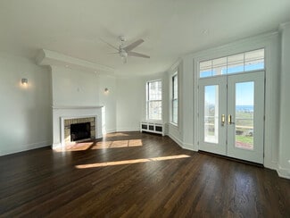 1228 E Juneau Ave Unit 4, Milwaukee, WI 53202