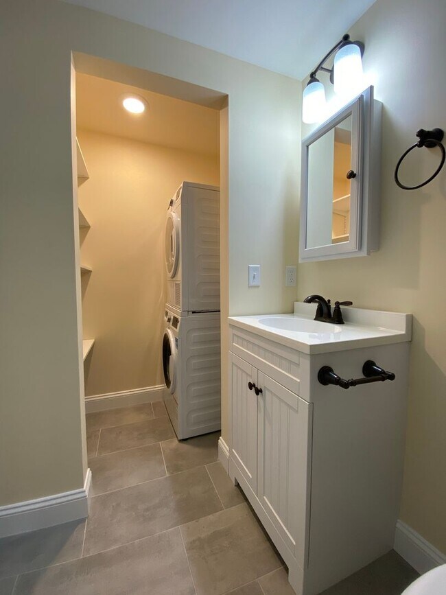 158 North St unit C, Burlington, VT 05401 - photo 3