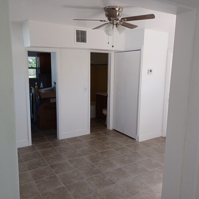 618 58th St unit A, West Palm Beach, FL 33407 - photo 6