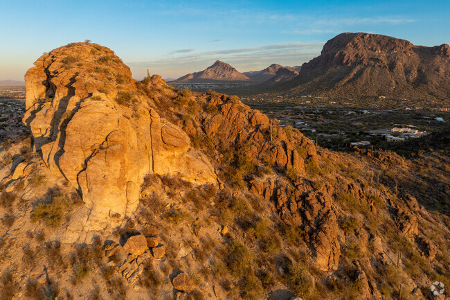 Picturesque Southwestern views are part of daily life in Valencia West.