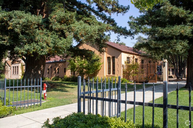 Sequoia High School provides education in the neighborhood of 
Roosevelt, Redwood City, CA.