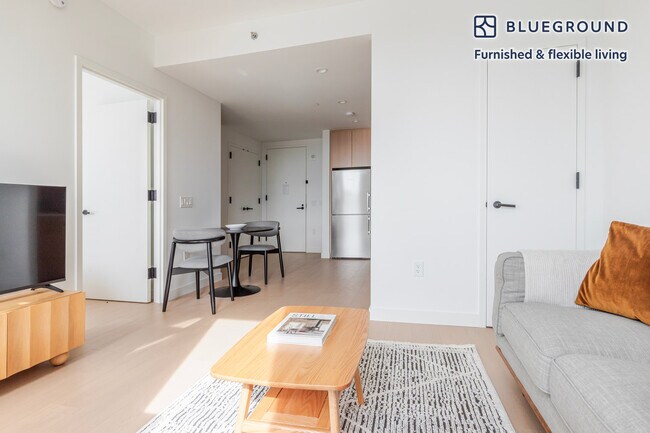 478 Kent Ave unit FL7-ID2135, Williamsburg,south , NY 11249 - photo 2