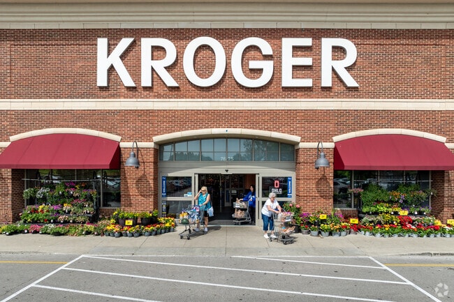 Many residents of Summerwood buy their groceries at Kroger on Sawmill Road near Summerwood.