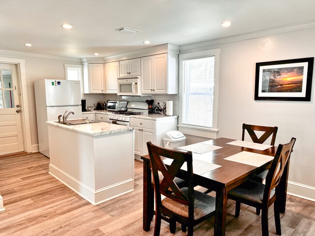 813 N Spair St, Thomasville, GA 31792 - photo 2