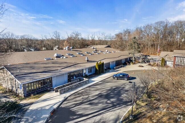 International School At Dundee is conveniently located on Florence Road in Riverside.