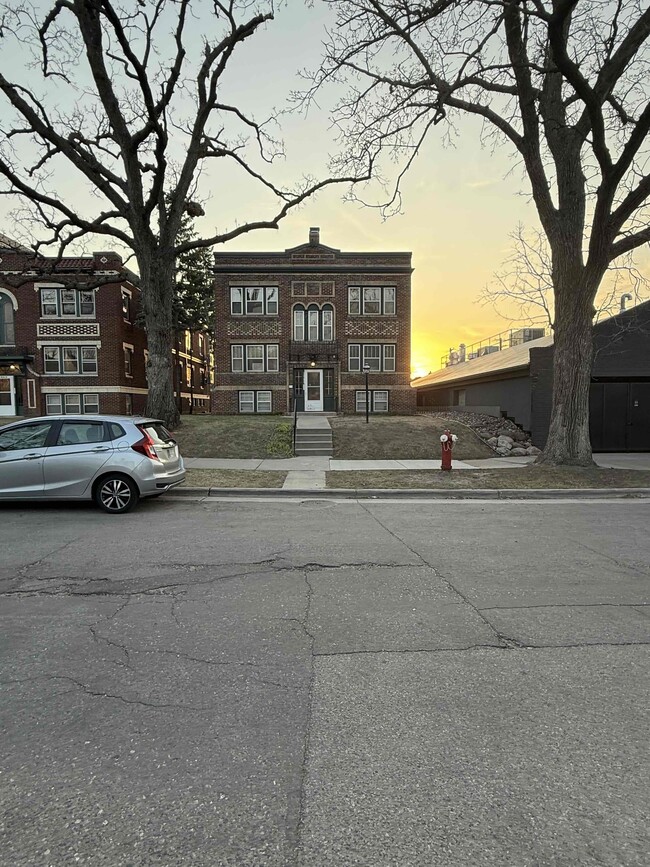 4410 Beard Ave S Unit Apartment 1, Minneapolis, MN 55410