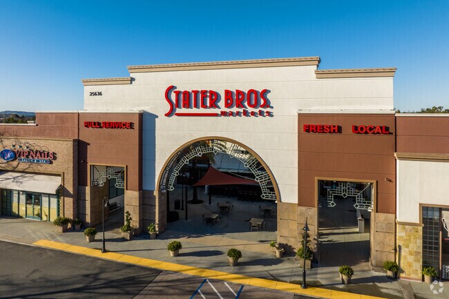 Stater Bros in Ladera Ranch has fresh produce, meats, and products to choose from.