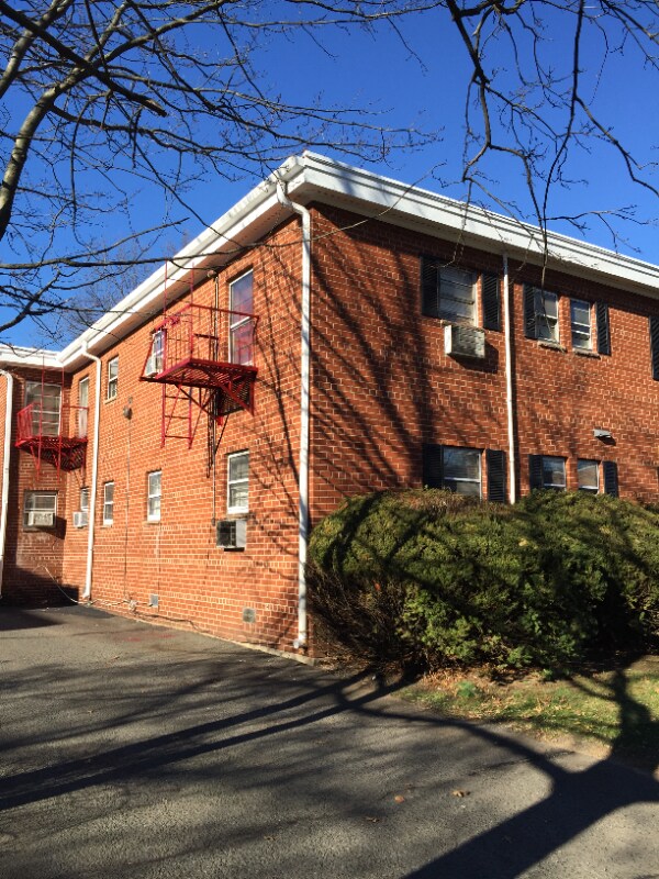 538 W 7th St, Plainfield, NJ 07060