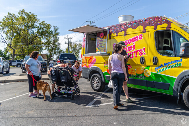 Enjoy a variety of foods and treats at Mundelein Farmer's Market.