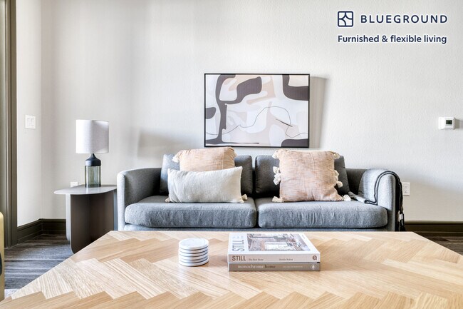 3201 Esperanza Crossing unit FL5-ID178, Austin, TX 78758 - photo 2