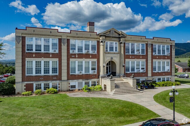 Potomac State College draws in students from the surrounding area in Keyser.