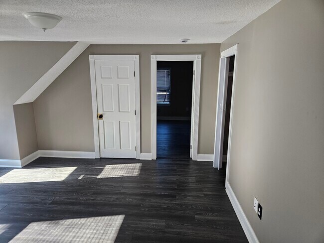 42 Clinton St unit 42 Clinton St.  2nd, Taunton, MA 02780 - photo 4