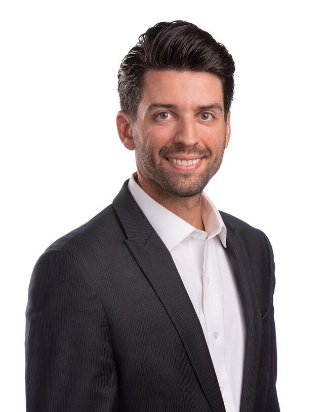Agent Photo