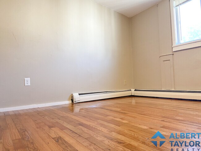 8 Sunset St unit 4, Roxbury Crossing, MA 02120 - photo 5