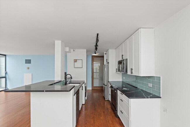 The Elm at Clark unit 2706, Chicago, IL 60610 - photo 7