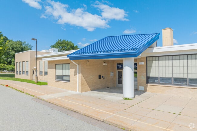 Locals enjoy Clark Lane Middle School for it's convenient location within the community.
