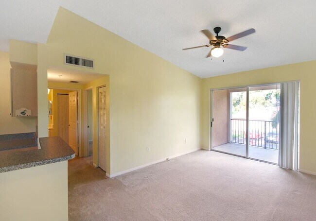8010 N Nob Hill Rd, Tamarac, FL 33321 - photo 5