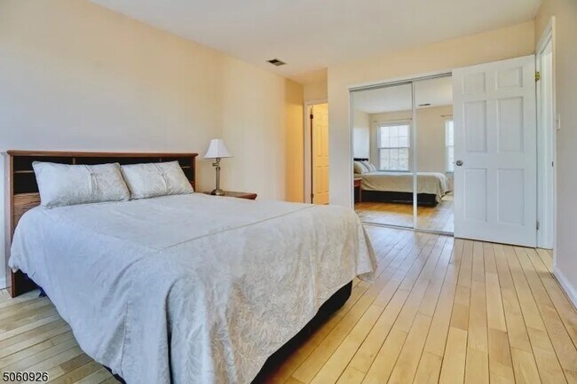 47 Rutgers Dr, Newark, NJ 07103 - photo 6