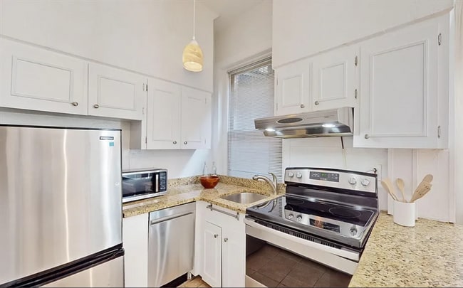 30 Pinckney St unit 30 Pinckney Street, Boston, MA 02114 - photo 2