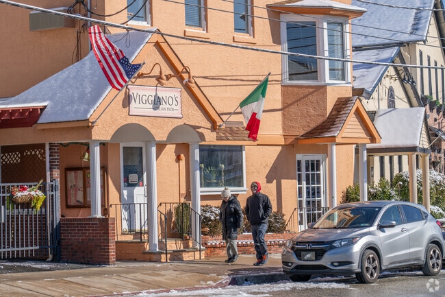 Locals love the restaurant options in Conshohocken.