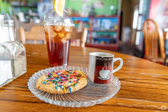 Alpine alley serves Mountainair  fresh baked goods and tasty beverages all year round.