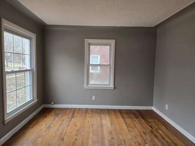 8239 Manor St, Detroit, MI 48204 - photo 2